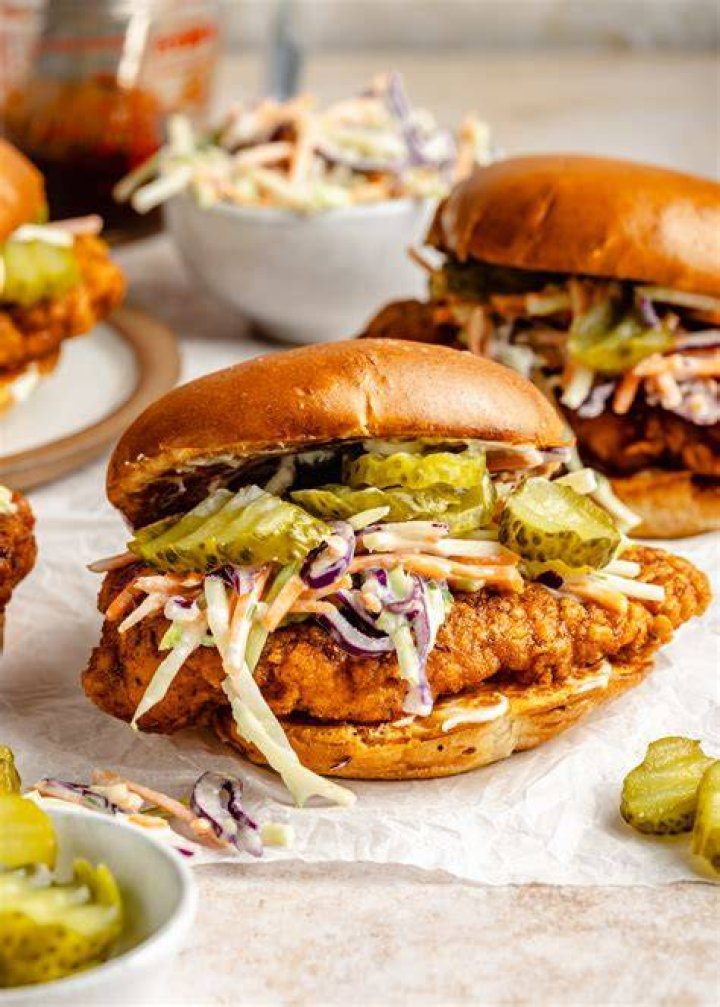 The Ultimate Palm Beach Hot Chicken Guide: Top Spots, Locations, and Spice Levels